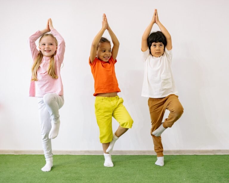Enseigner le yoga aux enfants pour les aider à bien grandir
