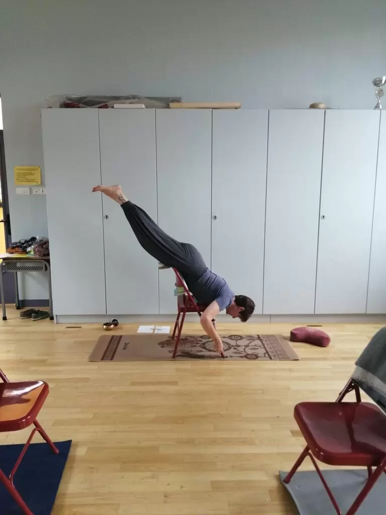 Atelier Yoga avec une chaise du 11 juin 2023 en images